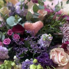  Florist Choice Handtied Aquapacked Bouquet 