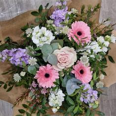  Traditional style  Bouquet - Florist Choice 